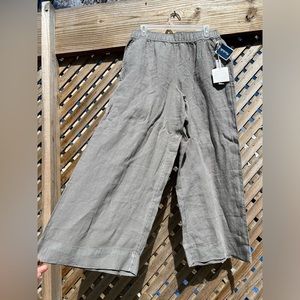 Tahari Light Linen Pants! Size L.